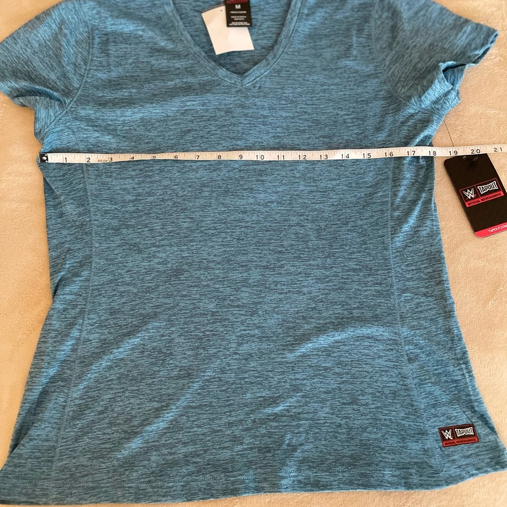 Tapout V-Neck Active Performance Top - Size M - Picture 6 of 10